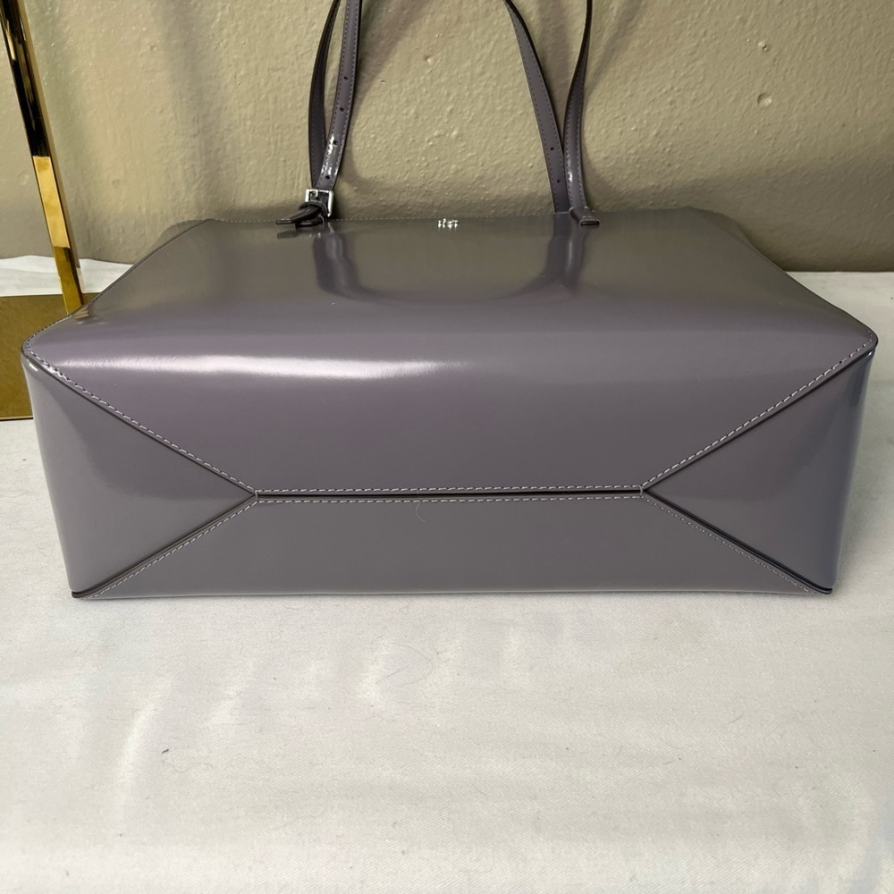 NWT Tory Burch Emerson Patent Leather Tote Bag in Grey – Sleek & Professional - Picture 7 of 14